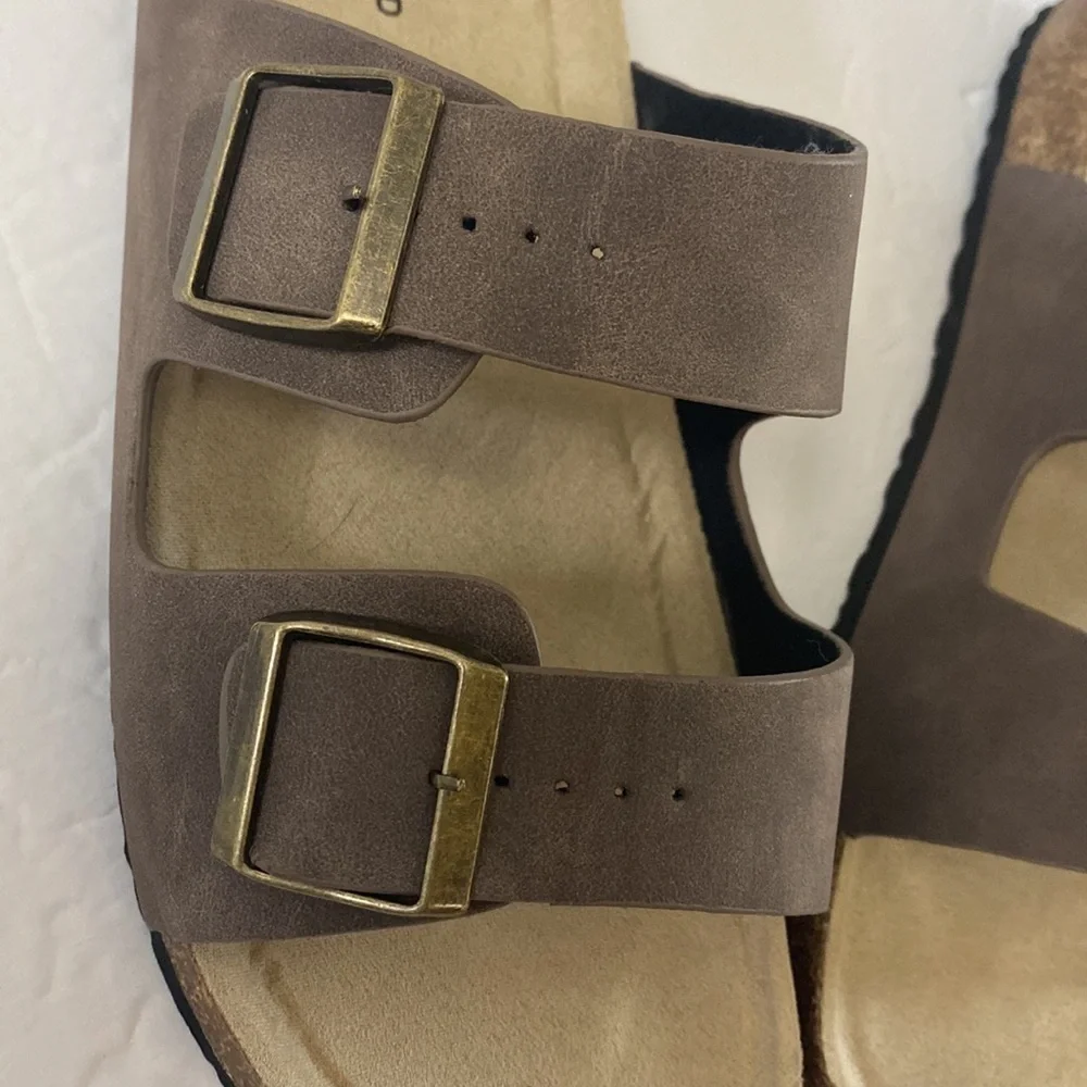 NWOT Lucky Brand blanc footbed sandals men’s size 11 adjustable straps